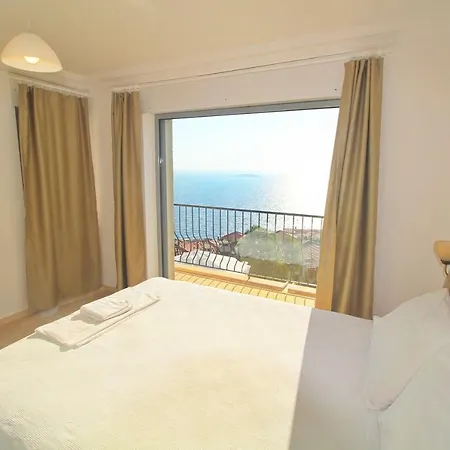 Villa Peninsula